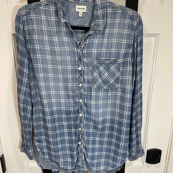 Sneak peek small button down - Picture 8 of 9